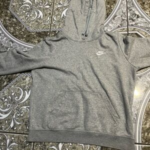 Women’s Nike pull over sweater M